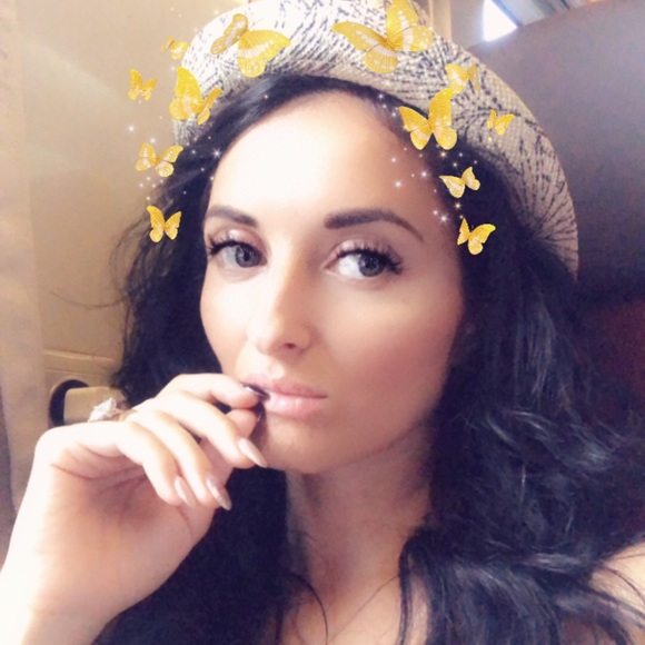 Meet your Posher, Alina - Picture 1 of 1